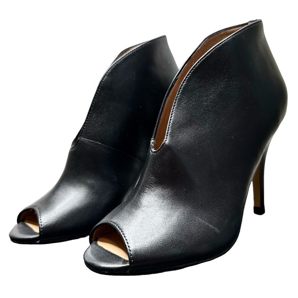 Black leather open-toed size 5 ankle booties